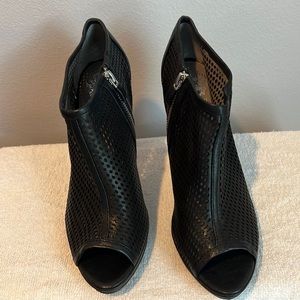Vince Camuto mesh heels (Black)
